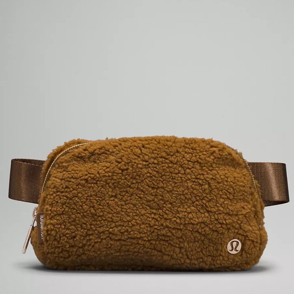 Everywhere Fleece Belt Bag